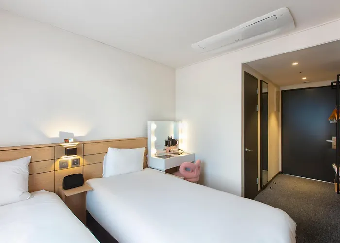 Henn Na Myeongdong Hotel 4*