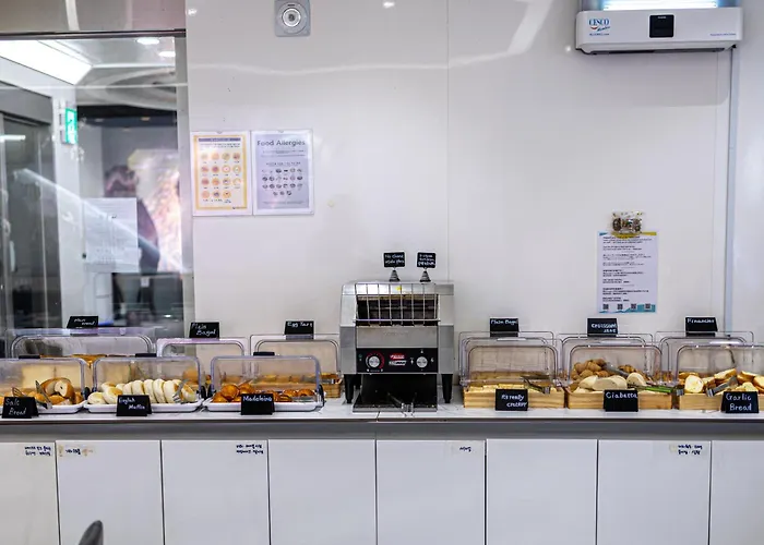Henn Na Myeongdong 4*