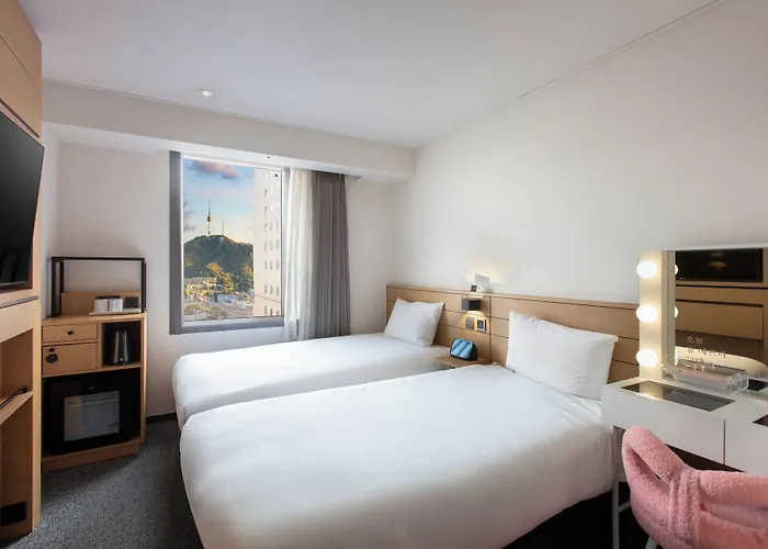 Henn Na Myeongdong 4*